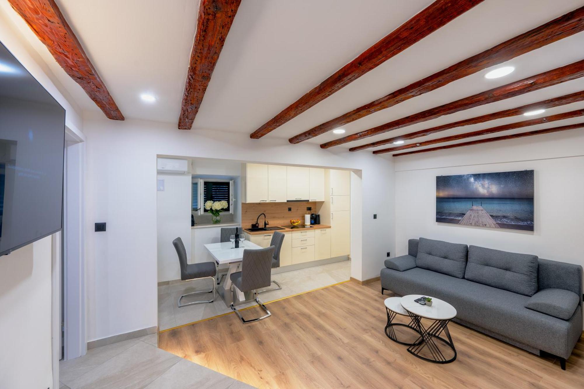 Bernard Deluxe Renovated Peaceful Old Town Gem Daire Split Dış mekan fotoğraf